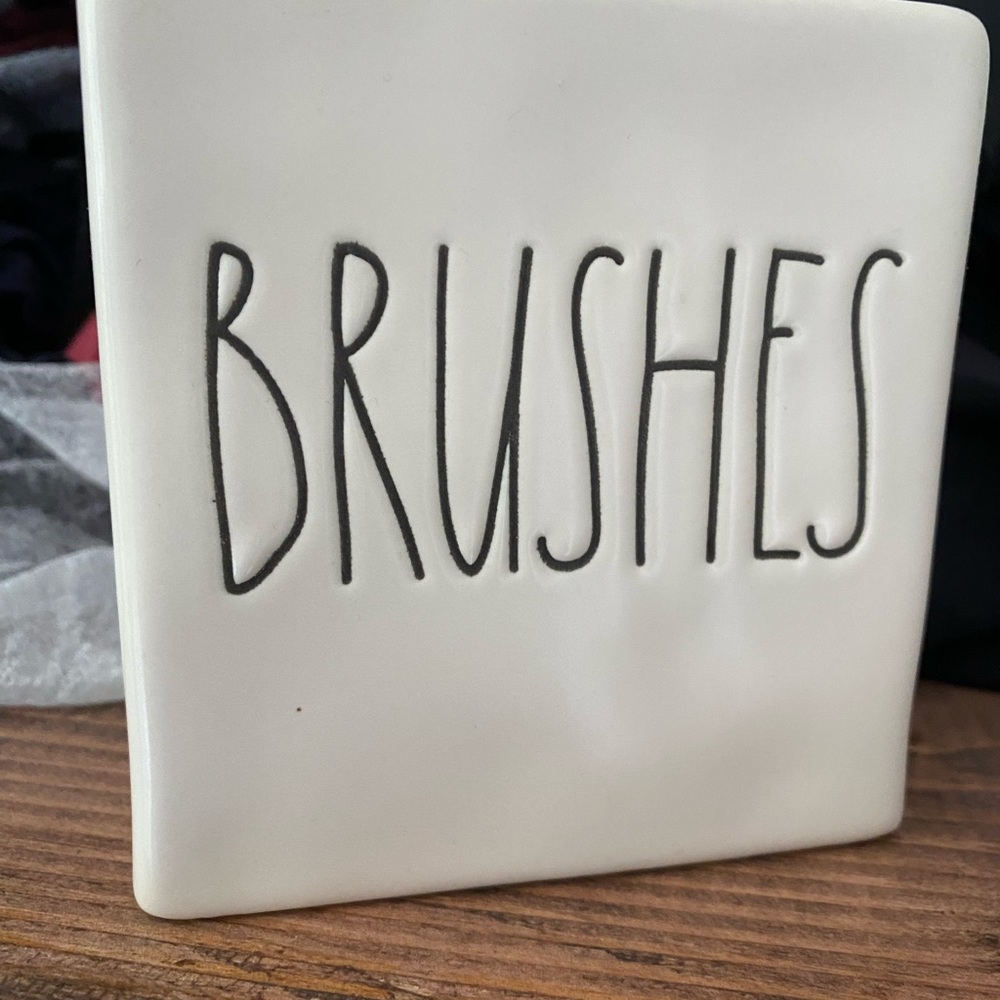 Ray Dunn toothbrush holder